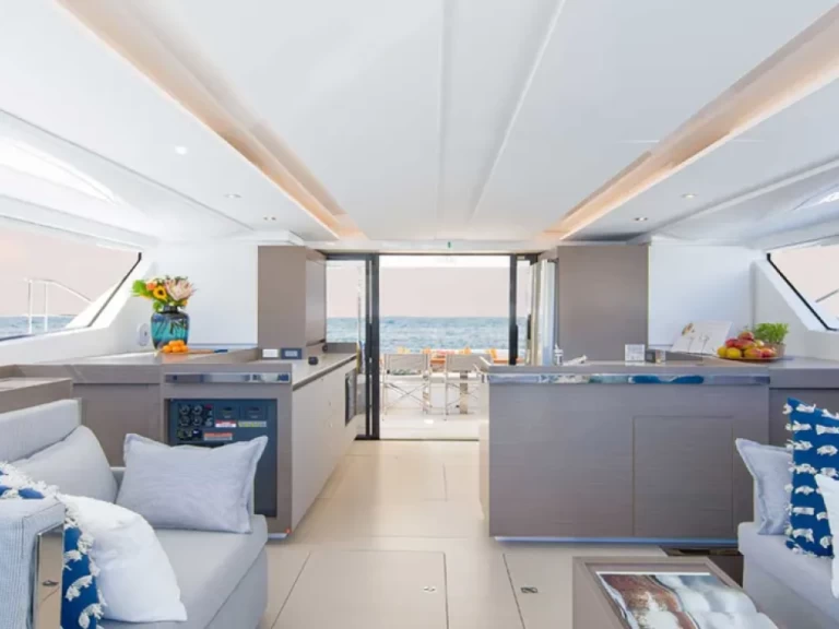 Yacht charter Marsh Harbour - Leopard Leopard 46 Powercat on SamBoat