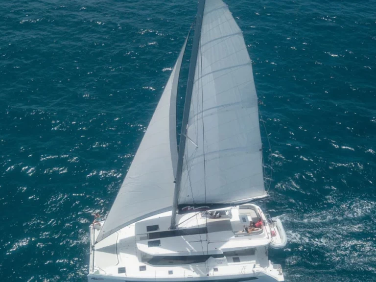 Yacht hire Antigua cheap Leopard 50