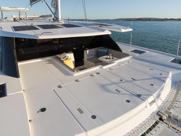 Hire Catamaran Leopard with a boat licence
