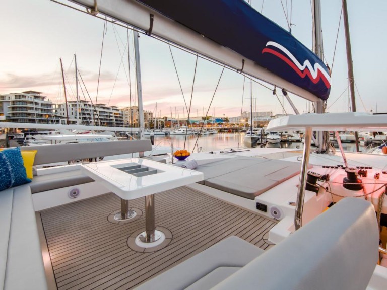 Yacht hire Oyster Pond cheap Leopard 50