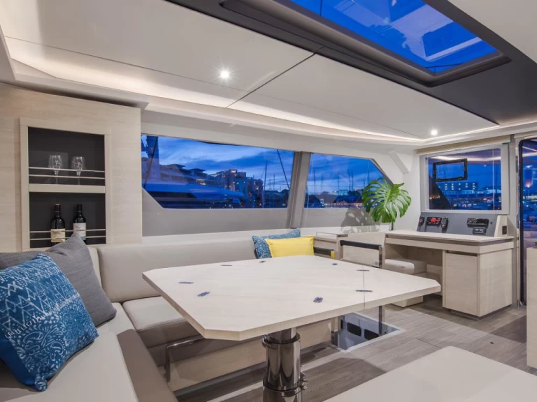 Hire Catamaran Leopard with a boat licence