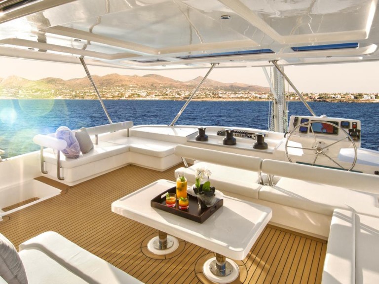 Catamaran to hire Road Town at the best price