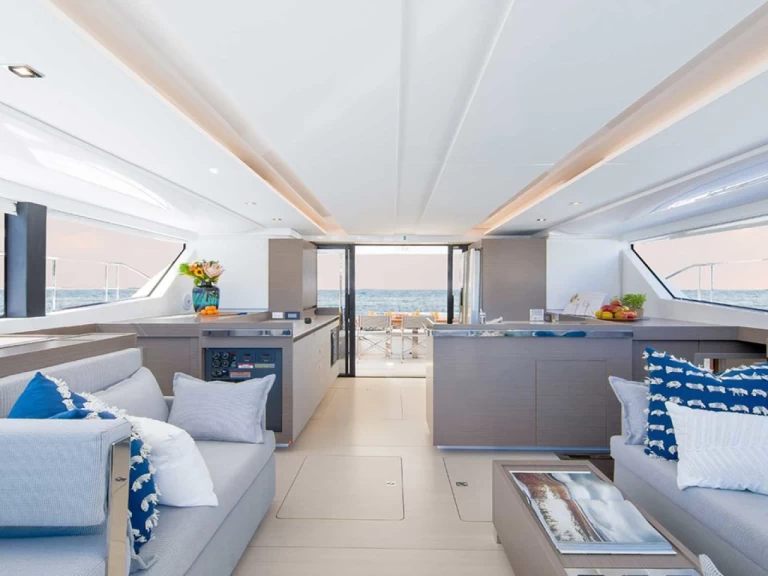 Yacht charter Marigot - Leopard Leopard 46 Powercat on SamBoat