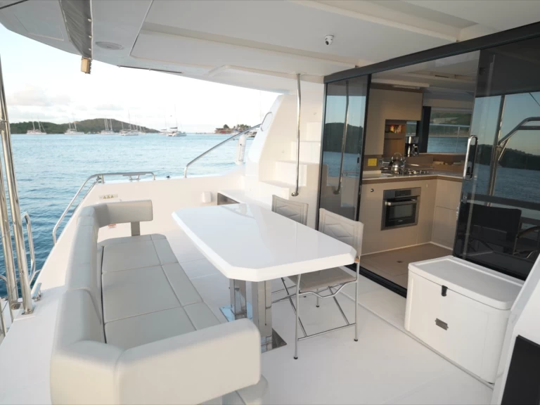 Yacht charter Eden Island - Leopard Leopard 40 Powercat on SamBoat