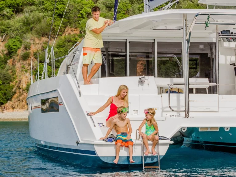 Hire Catamaran with or without skipper Leopard Marina (City)