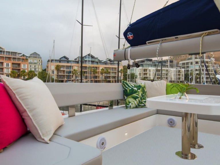 Charter a Leopard Leopard 45 in Road Town on Samboat