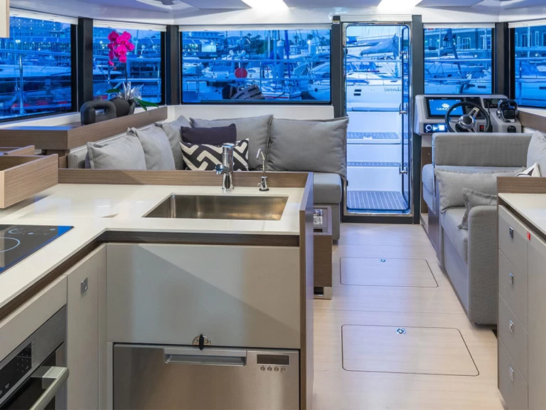 Hire Motorboat with or without skipper Leopard Gouvia