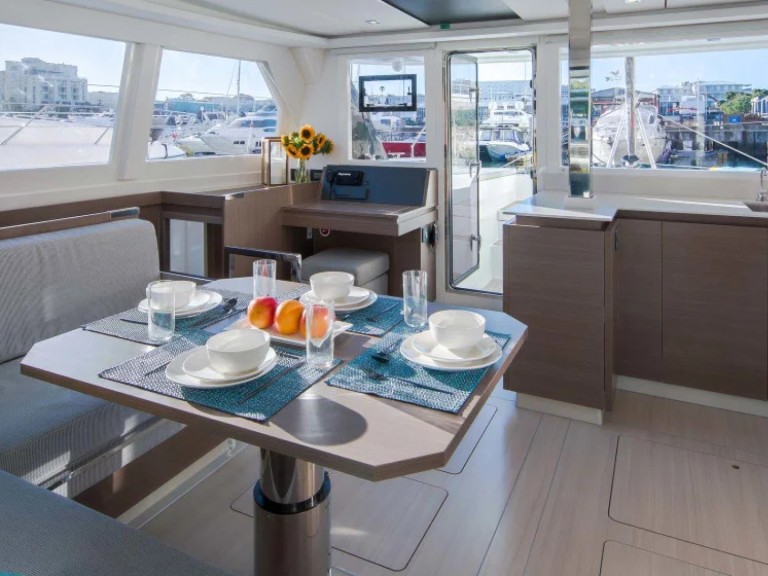 Hire Catamaran with or without skipper Leopard Antigua