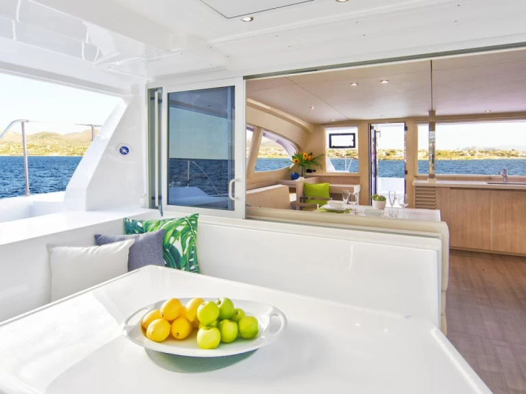 Catamaran to hire Eden Island at the best price