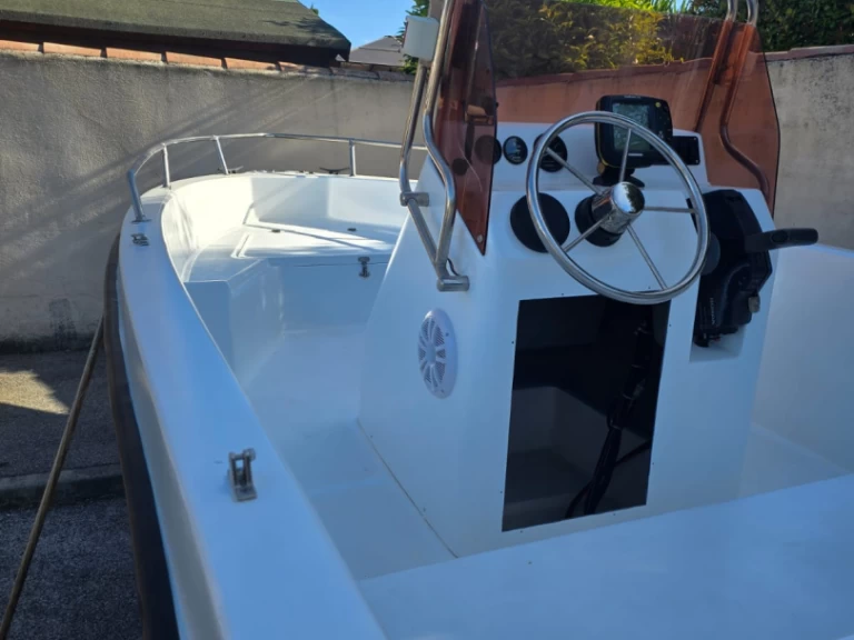 Motorboat hire in Le Brusc - T.a mare monella 505