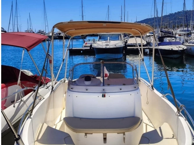 Yacht hire Golfe-Juan cheap Cap Camarat 635 Style