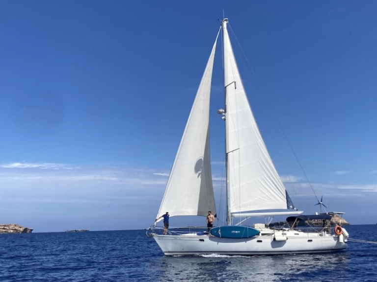 Hire Sailboat Jeanneau with a boat licence