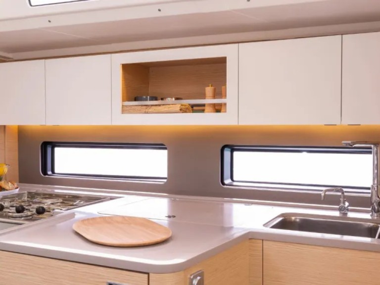 Charter a Dufour Dufour 41 in Marina (City) on Samboat