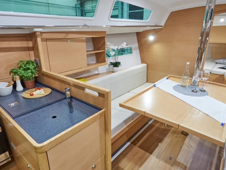 Hire a Jeanneau Sun Odyssey 319 Procida