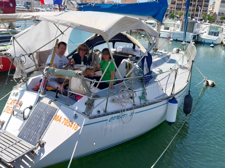 Sailboat to hire Gruissan at the best price