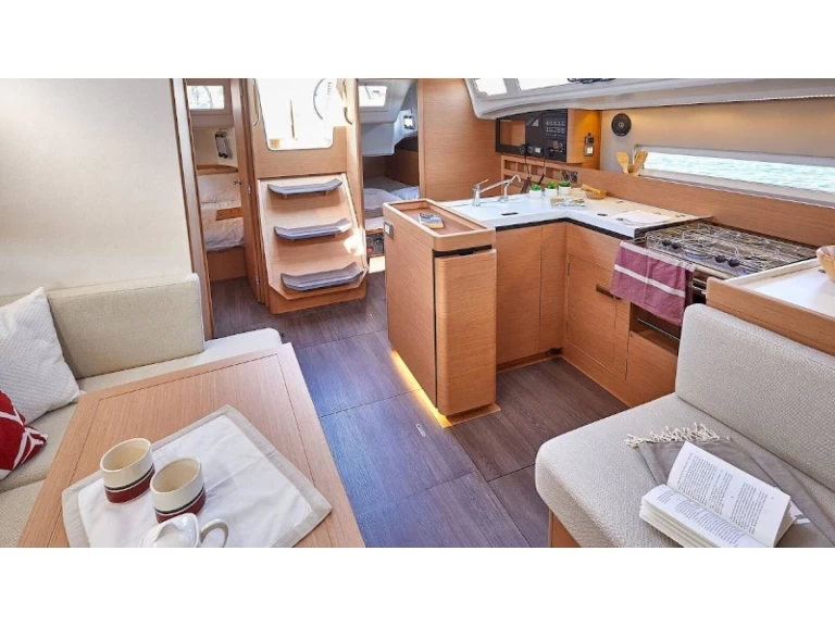 Jeanneau Sun Odyssey 410 charter bareboat or skippered in  Lefkáda