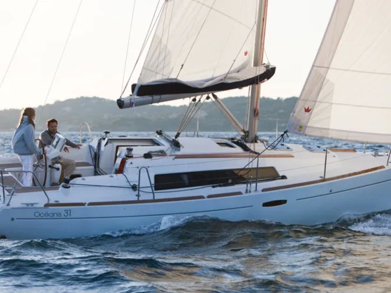 Yacht charter Procida - Bénéteau Oceanis 31 on SamBoat