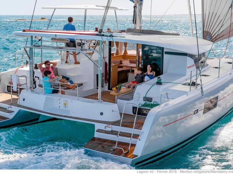 Catamaran to hire Gouvia at the best price