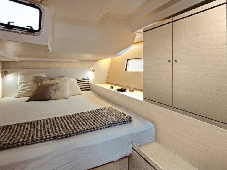 Hire Sailboat with or without skipper Bénéteau Furnari