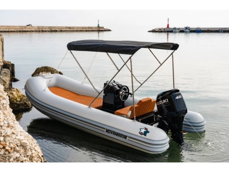 Hire a  Motorboat 4.3 Torre Canne