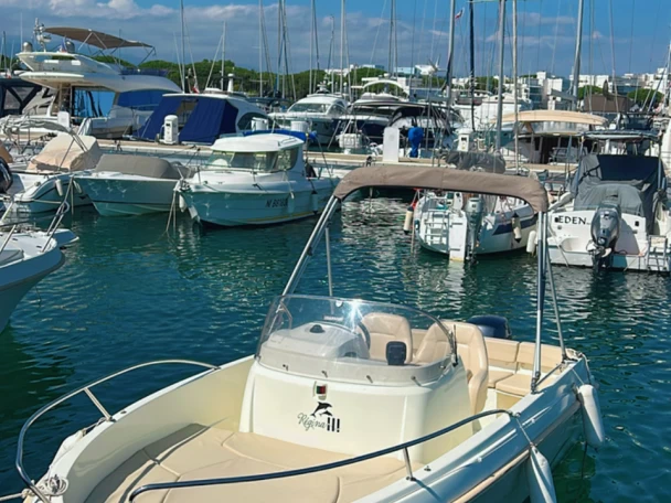 Charter a Jeanneau Cap Camarat 555 Style in Mandelieu-la-Napoule on Samboat
