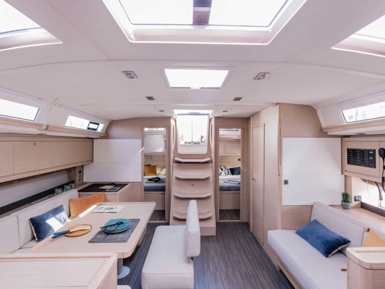 Yacht charter Palermo - Dufour Dufour 470 on SamBoat
