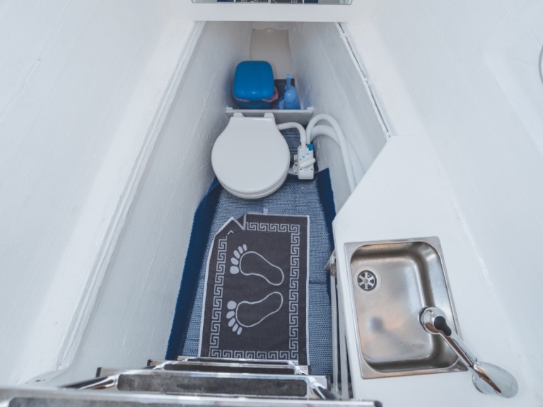 Lagoon Lagoon 450 Fly "ALKYONE" charter bareboat or skippered in  Volos