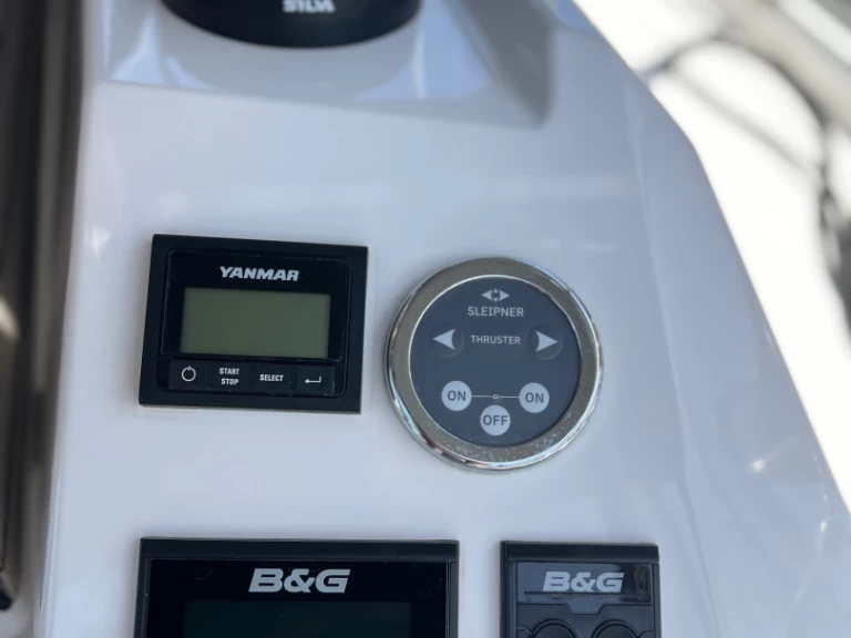 Yacht charter Lefkáda - Bavaria Bavaria C42 on SamBoat