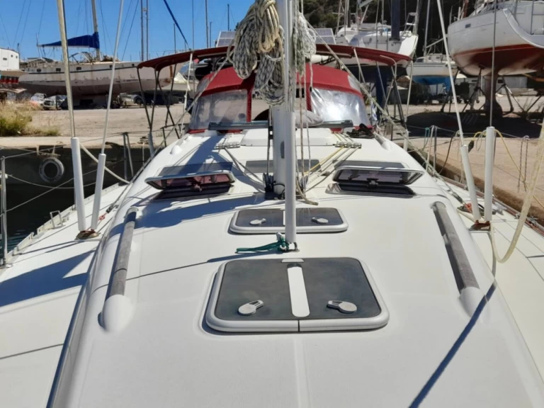 Sailboat to hire Pylos at the best price