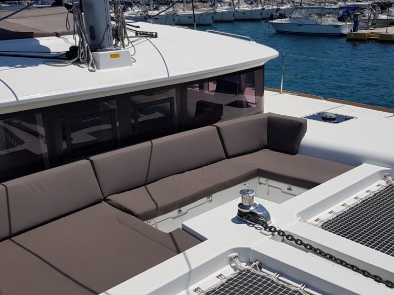 Catamaran hire in Lefkáda - Lagoon Lagoon 450 F