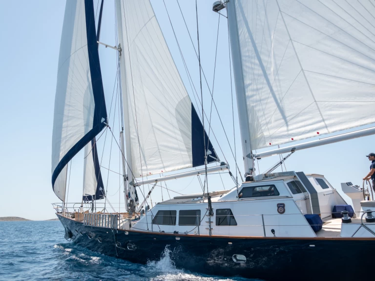 Hire a  CCYD 85 Piraeus