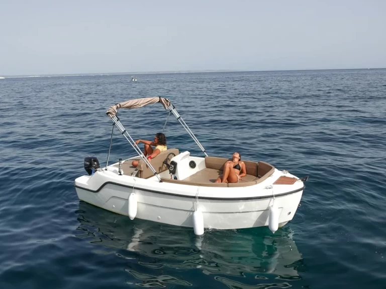 Motorboat to hire Palma de Mallorca at the best price