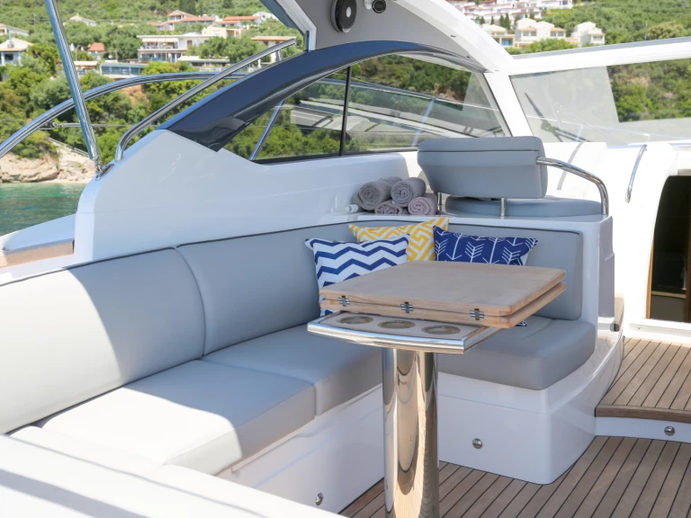 Motorboat hire in Gouvia - Princess Princess V40