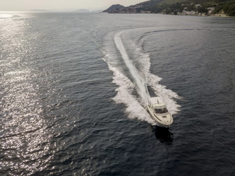 Yacht charter Sumpetar - Fjord 880 Tourer on SamBoat