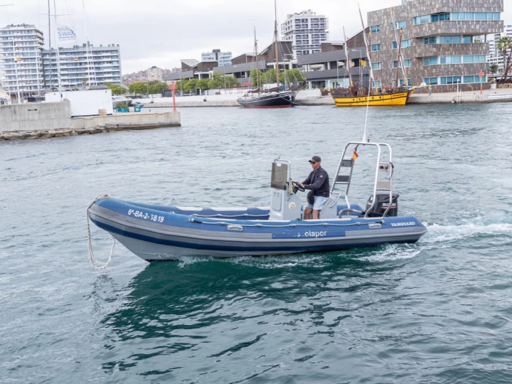 Hire RIB with or without skipper Vanguard Badalona