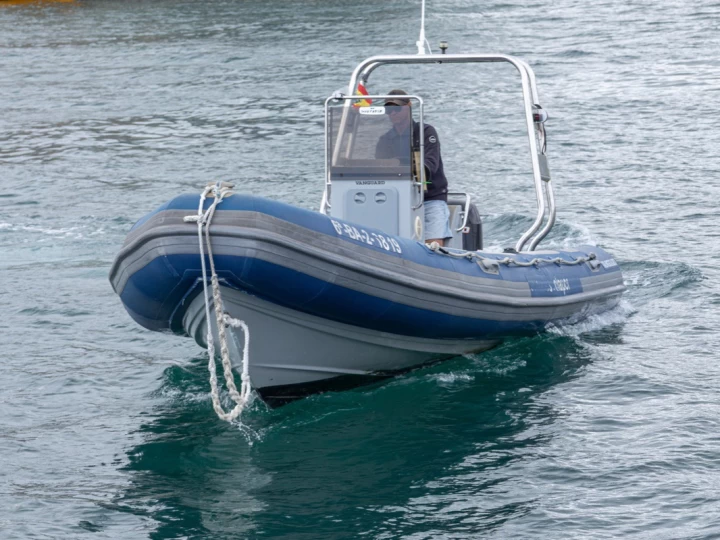 Hire RIB Vanguard with a boat licence