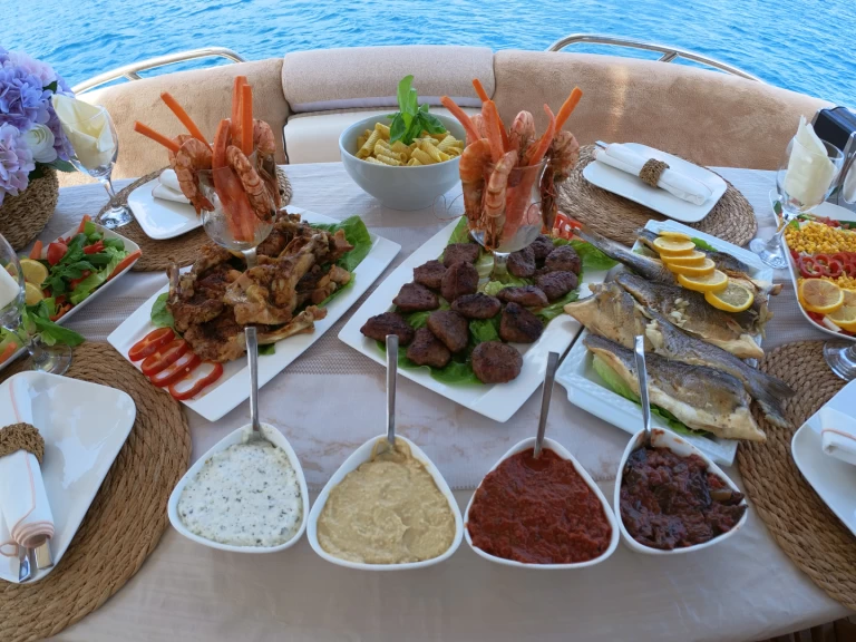 Yacht hire Kemer cheap Sunseeker Manhattan 56