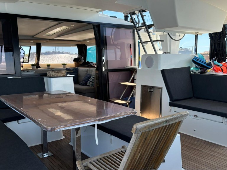 Yacht charter Playa de Talamanca - Fountaine Pajot Saona 47 on SamBoat
