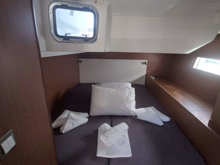 Hire Sailboat Bénéteau with a boat licence