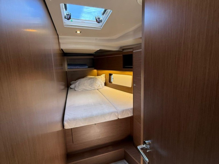 Hire Sailboat Bénéteau with a boat licence