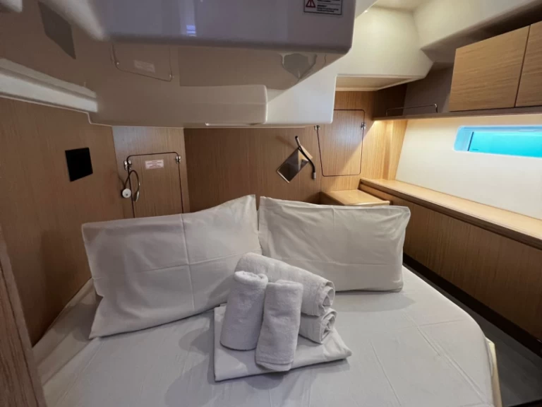 Hire Sailboat with or without skipper Bavaria Lávrio