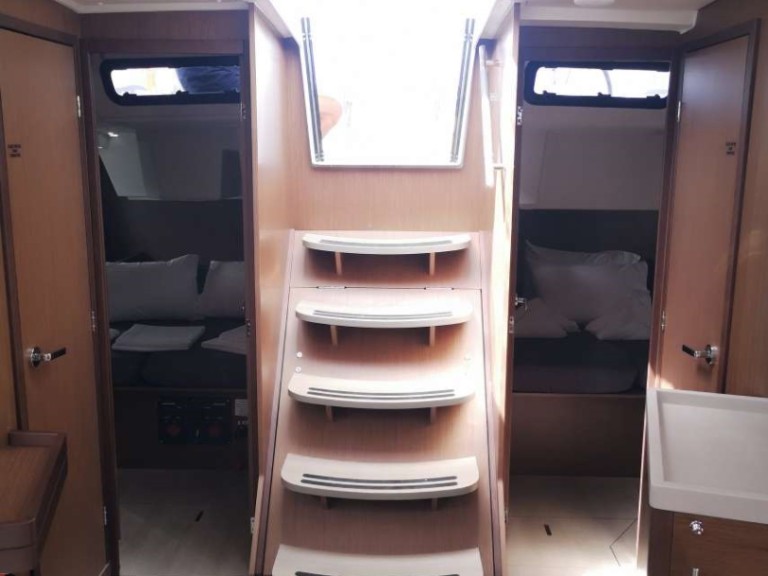 Bénéteau Oceanis 46.1 charter bareboat or skippered in  Lávrio