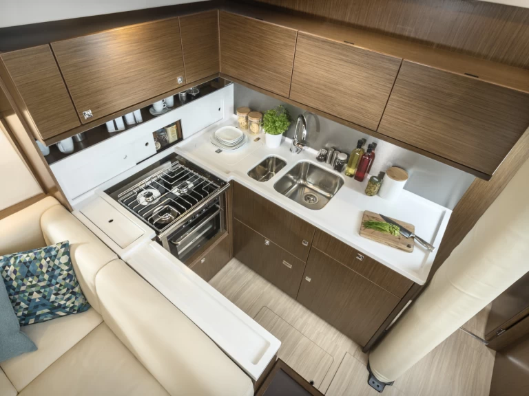 Yacht charter Lávrio - Bavaria Bavaria C57 Style on SamBoat