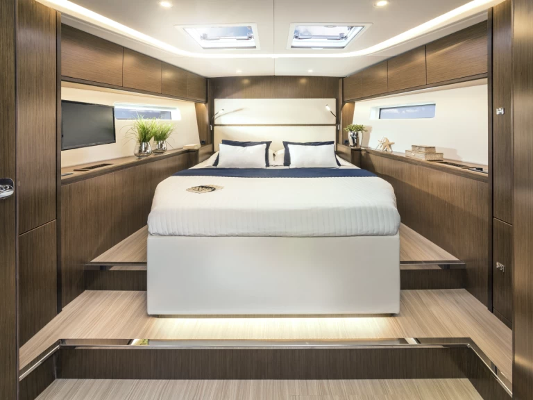 Yacht hire Lávrio cheap Bavaria C57 Style