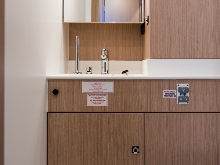 Yacht hire Lefkáda cheap Bavaria C50