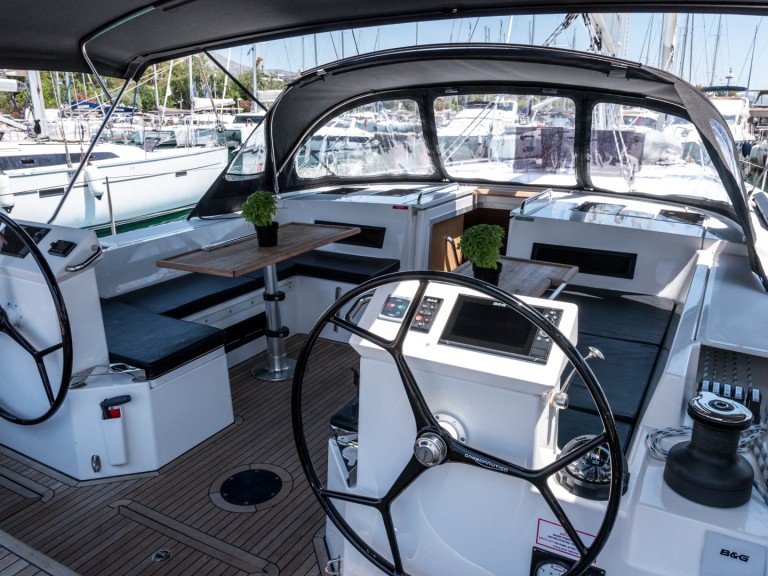 Sailboat hire in Lefkáda - Bavaria Bavaria C50