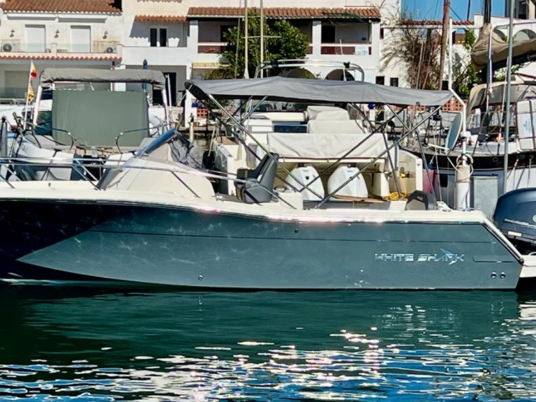 Hire Motorboat with or without skipper White Shark Empuriabrava