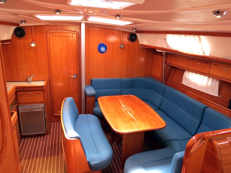 Yacht hire Lávrio cheap Bavaria 42 Cruiser