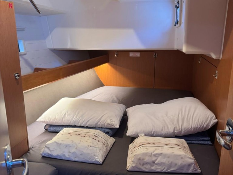 Hire Sailboat with or without skipper Bavaria Sami