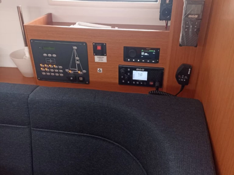 Hire Sailboat Bavaria with a boat licence